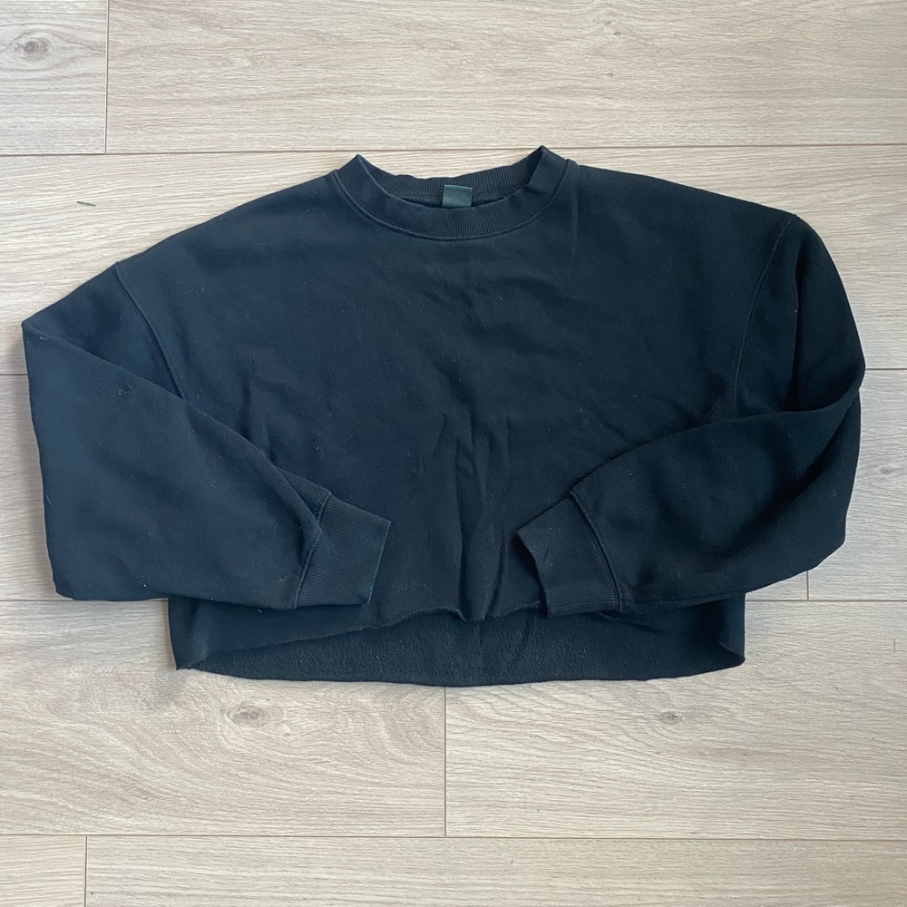 Wild Fable Cropped Black Crewneck Sweatshirt – XS – Good Used Condition